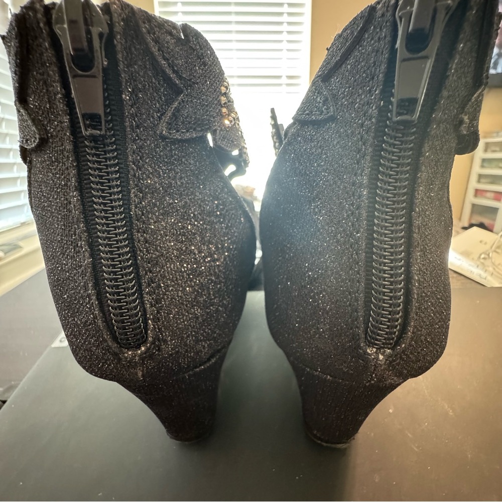 NIB Enzo Romeo Rhinestone Gladiator Heels - Picture 8 of 15